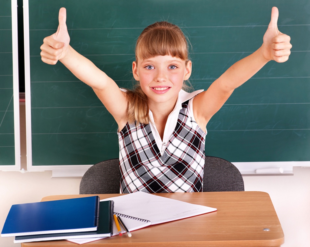 School_Fingers_Little_girls_Hands_Notebooks_547119_1282x1024.jpg